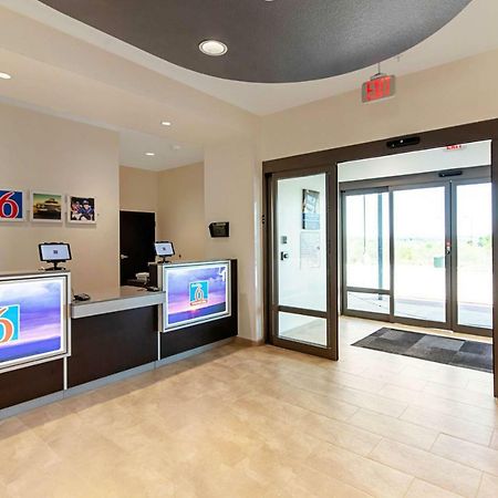 Studio 6 Austin Airport Bagian luar foto