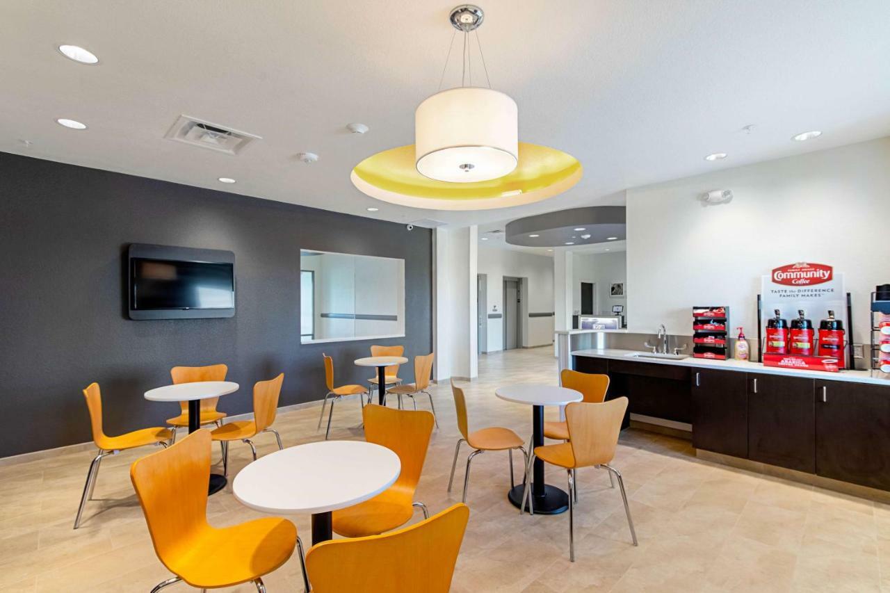 Studio 6 Austin Airport Bagian luar foto