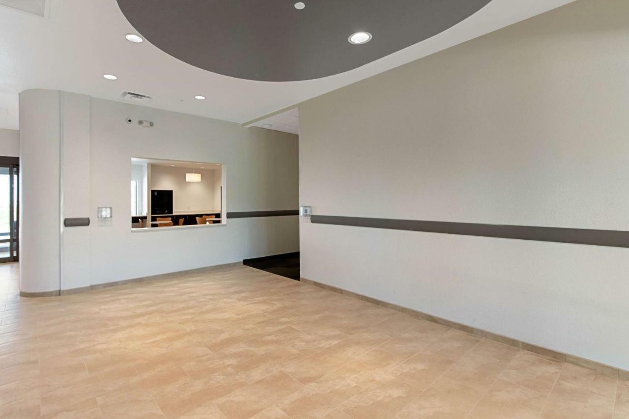 Studio 6 Austin Airport Bagian luar foto