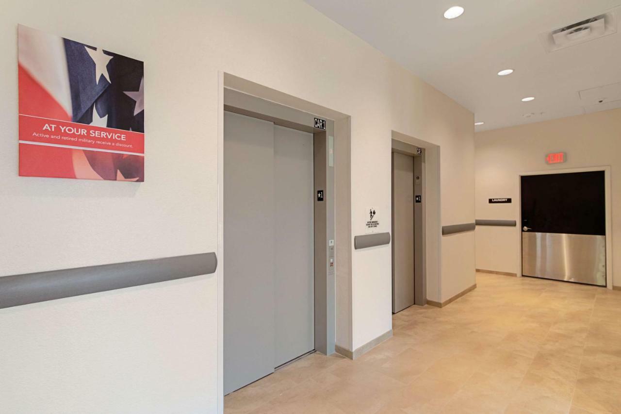 Studio 6 Austin Airport Bagian luar foto