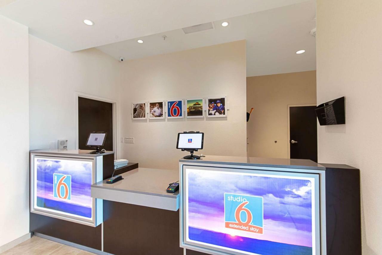 Studio 6 Austin Airport Bagian luar foto