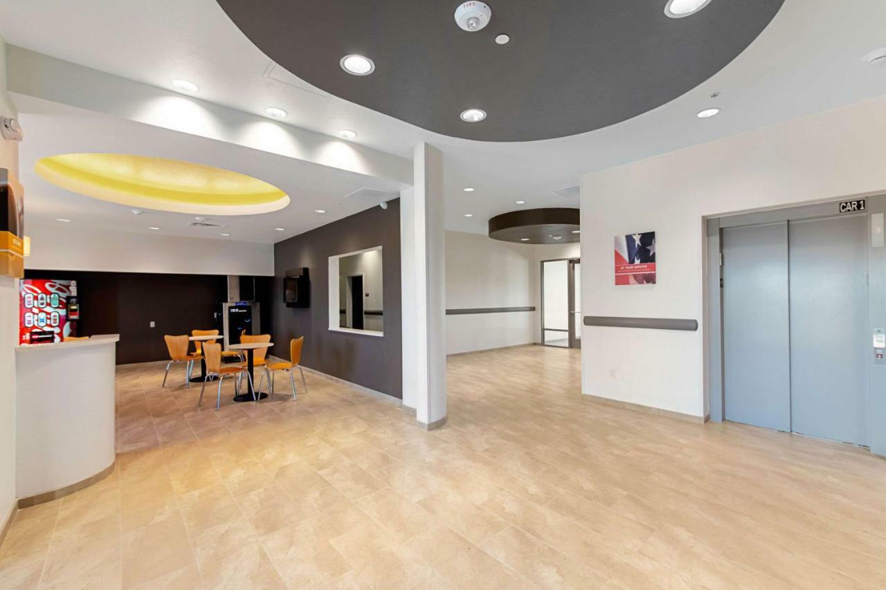 Studio 6 Austin Airport Bagian luar foto