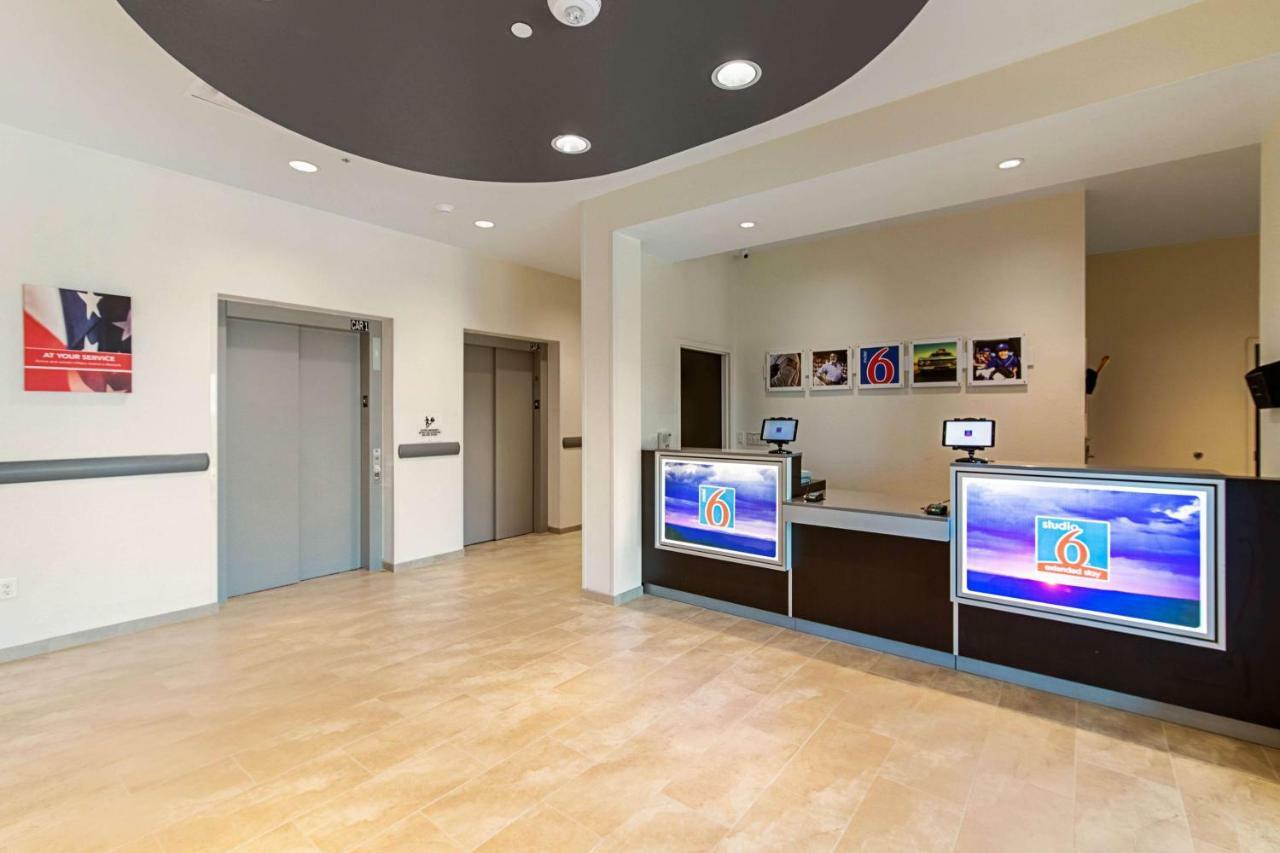 Studio 6 Austin Airport Bagian luar foto